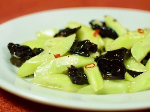 食感楽しい♪キュウリとキクラゲの炒め物